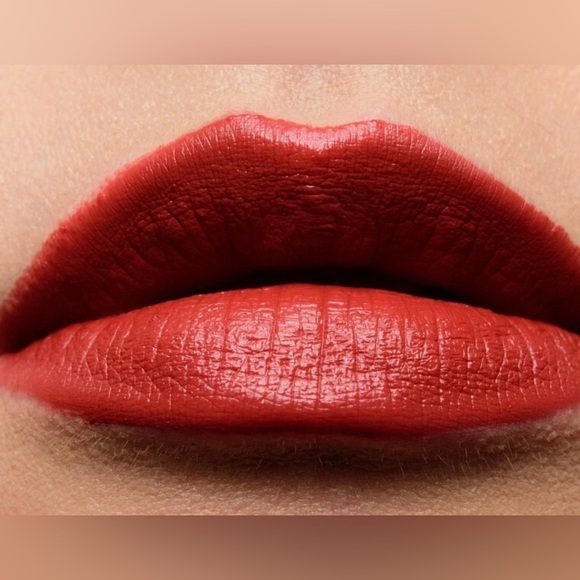 MAC Love Me Liquid Lip Color 483 IT'S ALL ME 0.1 oz / 3.1 ml💄New in Box💄 - Picture 4 of 4